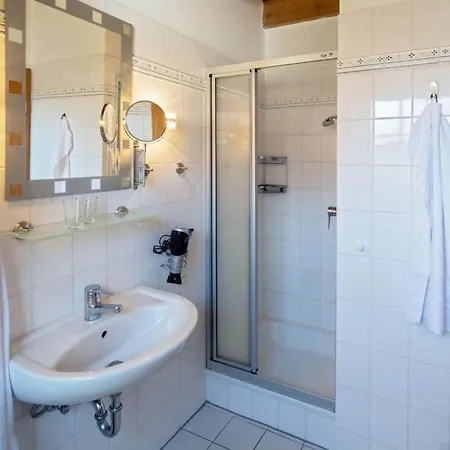 With 2 Bedrooms Дом отдыха Гретзиль